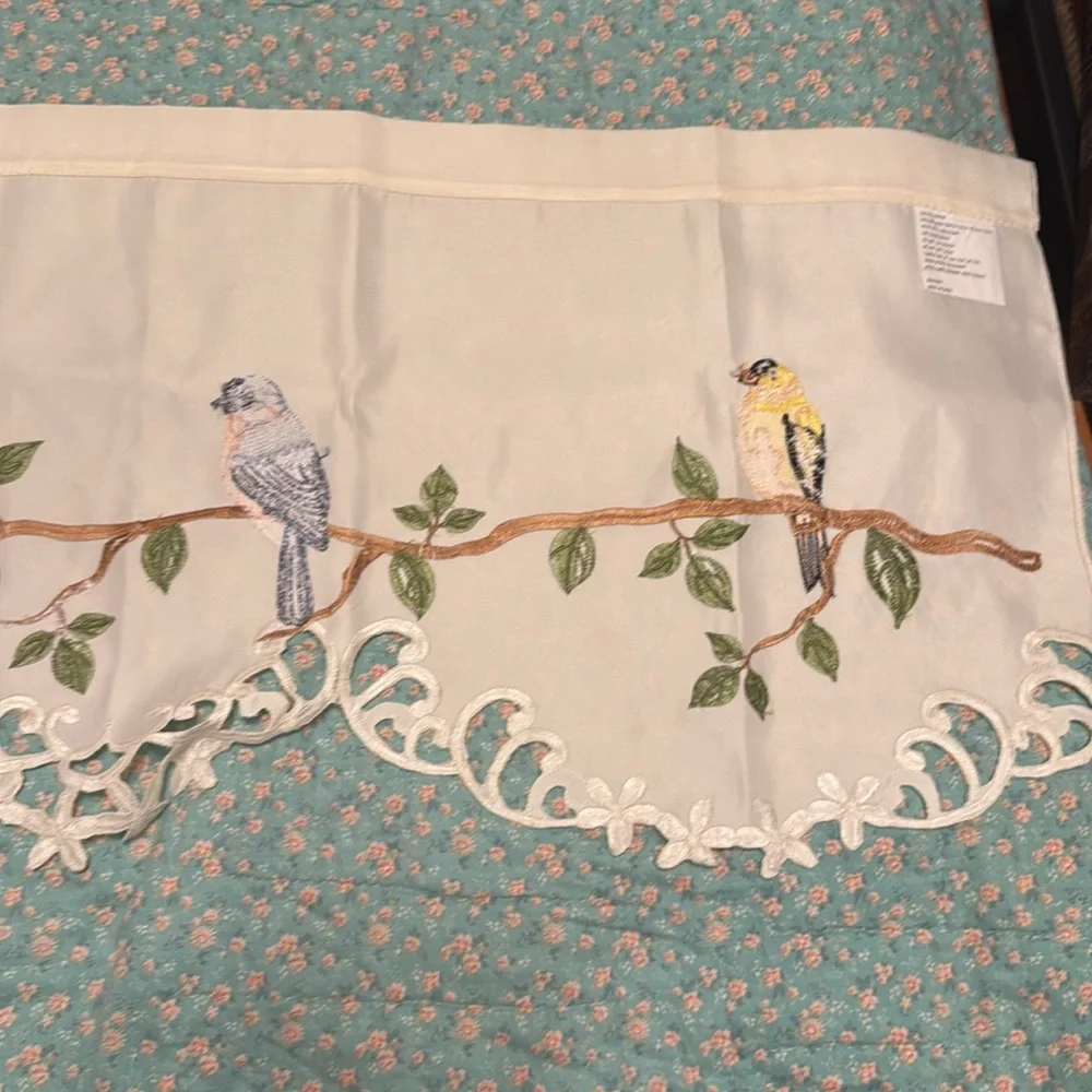 Curtain Valance Topper with Bird Motifs Red and Blue New